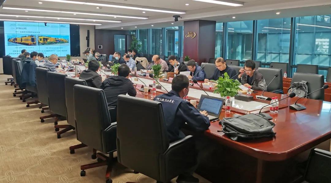SQS-300K隧道桥梁清筛车评审会现场（孟笑宇 摄）.jpg